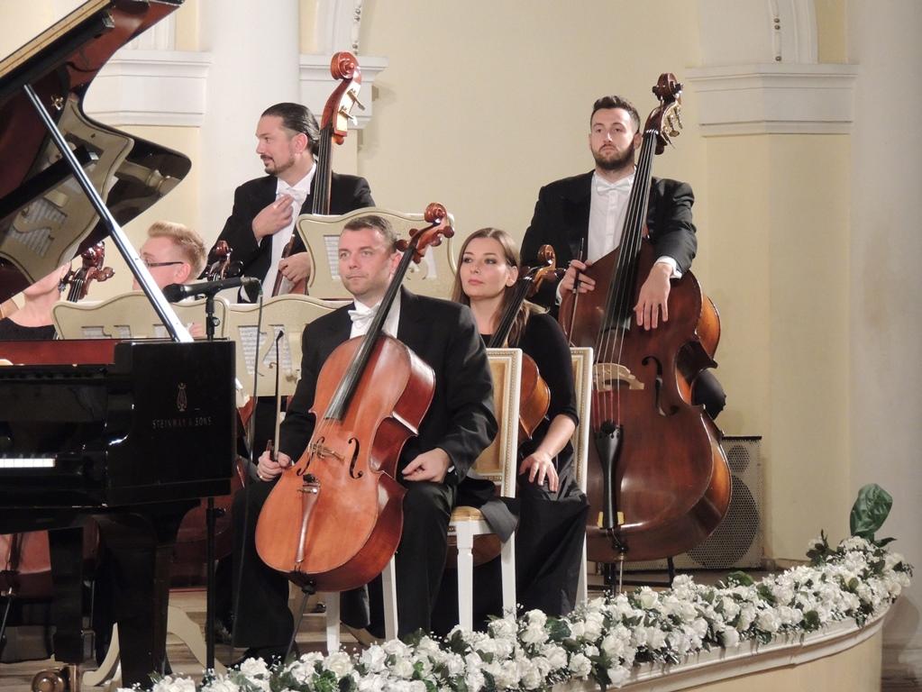 Мировые знаменитости сыграли азербайджанские произведения на сцене Филармонии