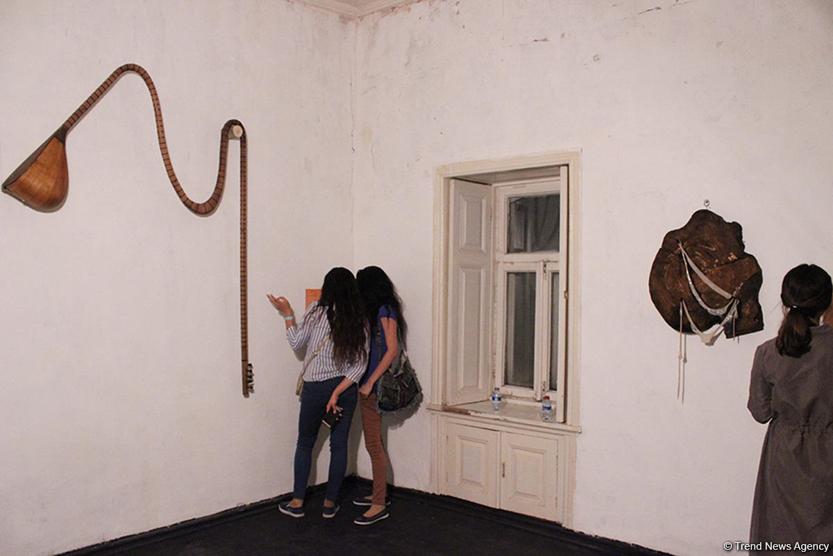 YARAT представил выставку скульпторов "Комфортное онемение"