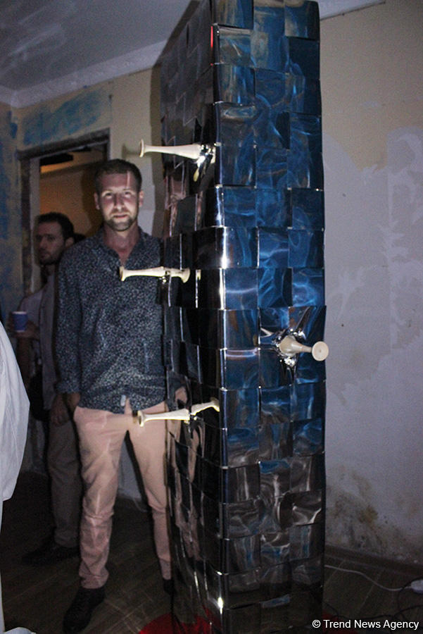 YARAT представил выставку скульпторов "Комфортное онемение"