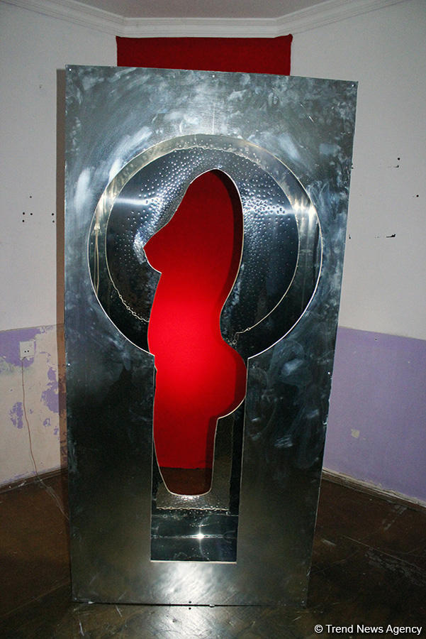 YARAT представил выставку скульпторов "Комфортное онемение"