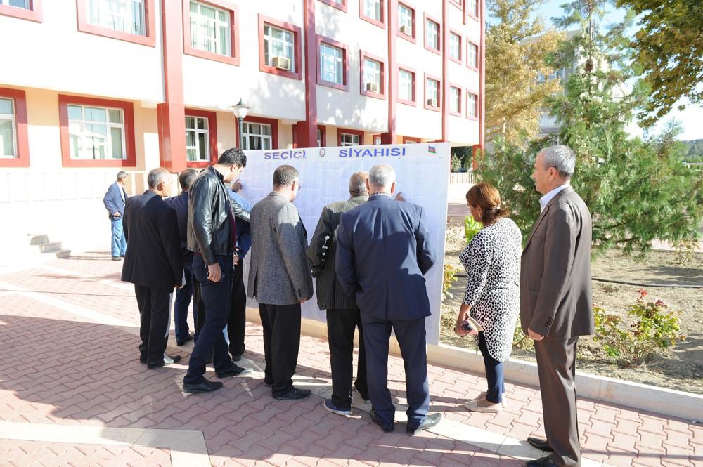 Naxçıvan şəhər sakinləri ümumxalq səsverməsində yüksək fəallıq nümayiş etdirirlər