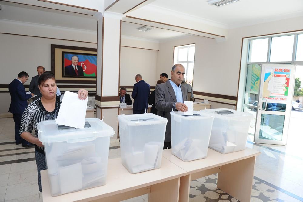 Naxçıvan şəhər sakinləri ümumxalq səsverməsində yüksək fəallıq nümayiş etdirirlər