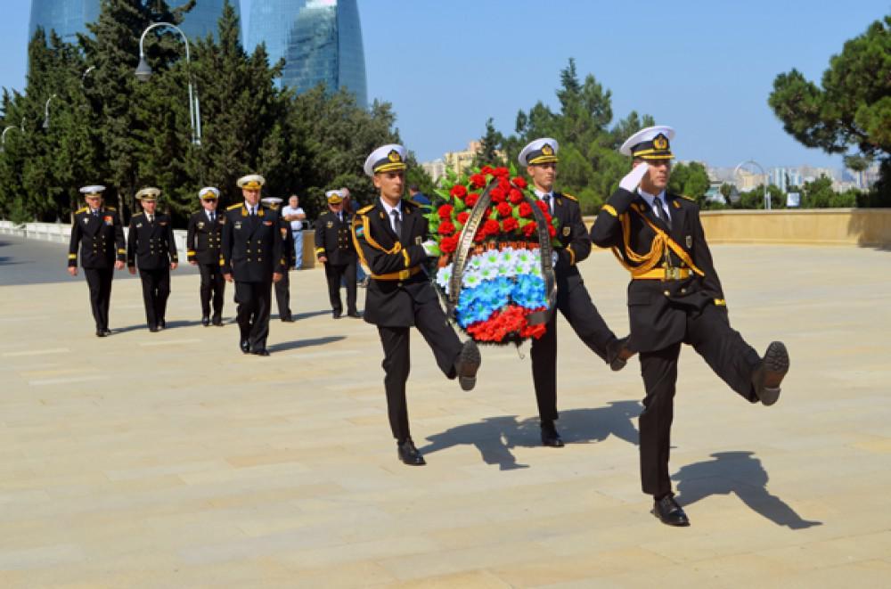 Rusiya hərbi gəmisi Bakıda