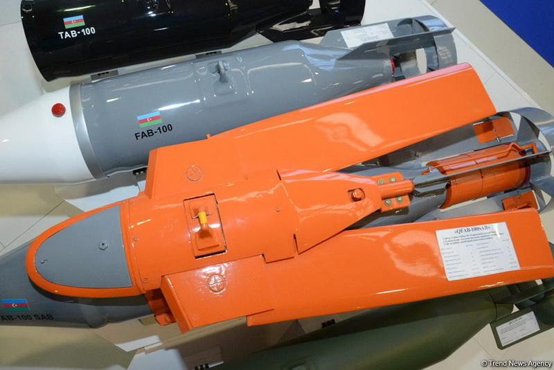 Азербайджан продемонстрировал крылатые авиабомбы на выставке ADEX-2016
