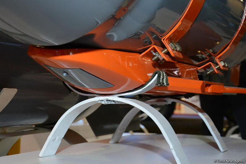 Азербайджан продемонстрировал крылатые авиабомбы на выставке ADEX-2016