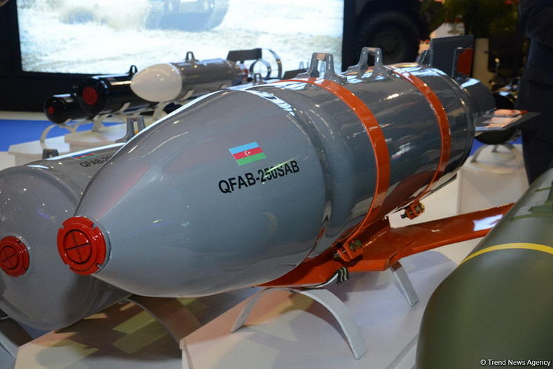 Азербайджан продемонстрировал крылатые авиабомбы на выставке ADEX-2016