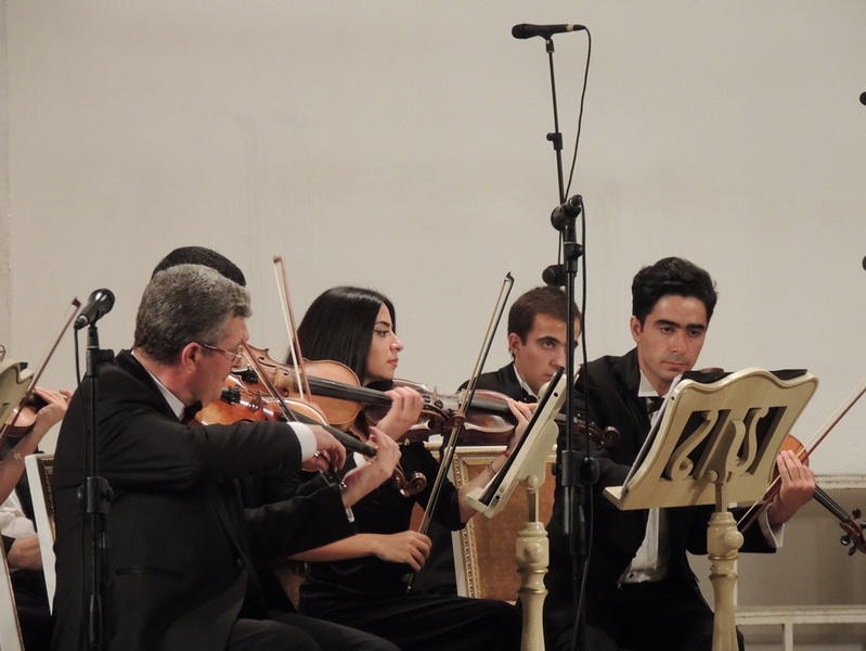 Юные таланты школы им. Бюльбюля выступили на сцене Филармонии