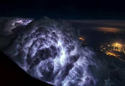 Потрясающие фотографии неба, сделанные лётчиками <span class="color_red">- ФОТО</span>