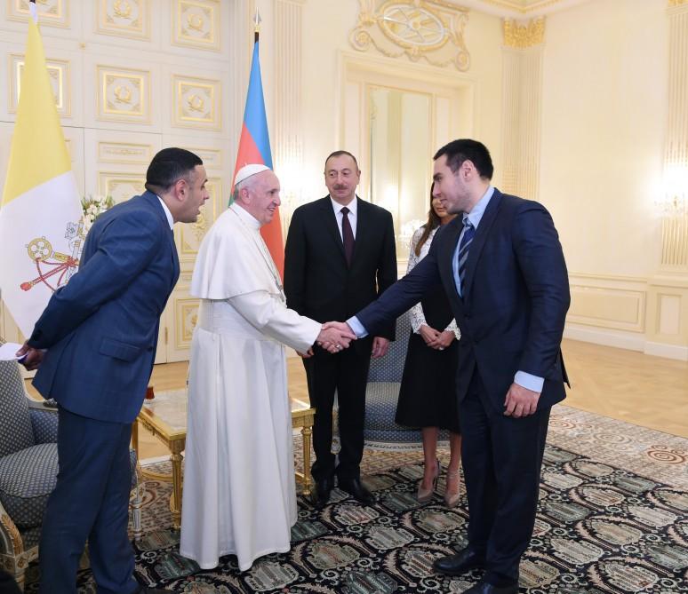 Президент Ильхам Алиев и его супруга Мехрибан Алиева встретились с Папой Римским Франциском