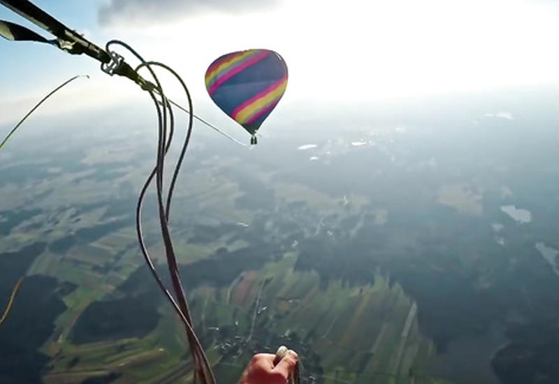 Парашютисты покатались на качелях на сумасшедшей высоте