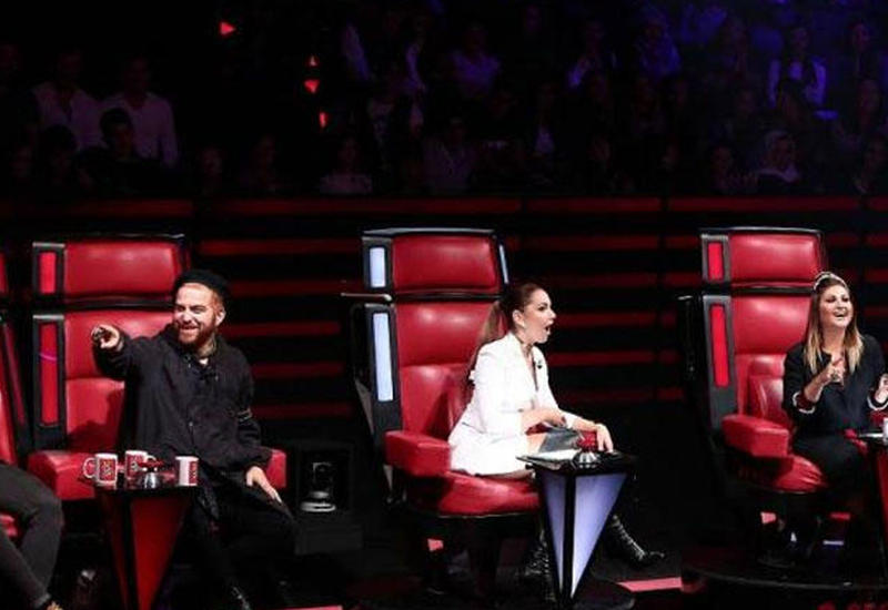 "O səs Türkiyə"də maraqlı anlar: Münsiflər azərbaycanlı iştirakçı üçün mahnı oxudular