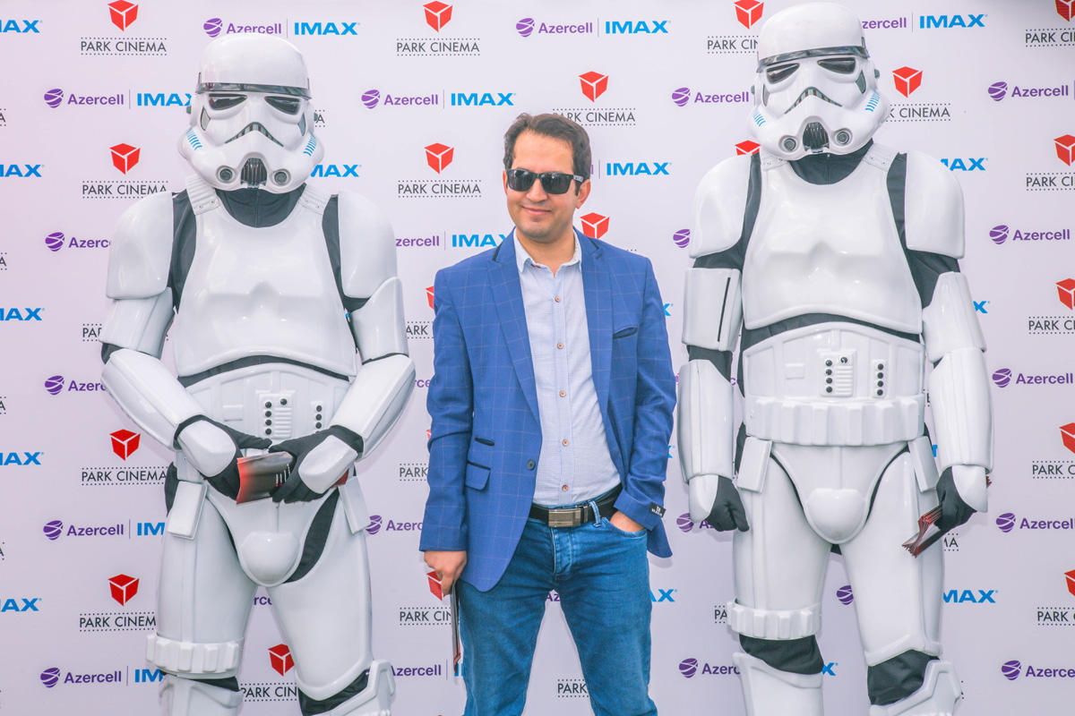 Герои голливудских блокбастеров и мультфильмов на Бакинском бульваре