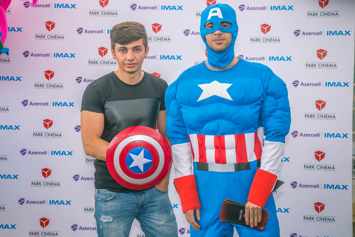 Герои голливудских блокбастеров и мультфильмов на Бакинском бульваре