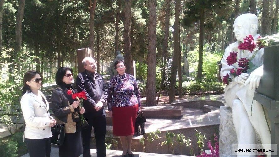 В Баку почтили память Тофига Гулиева