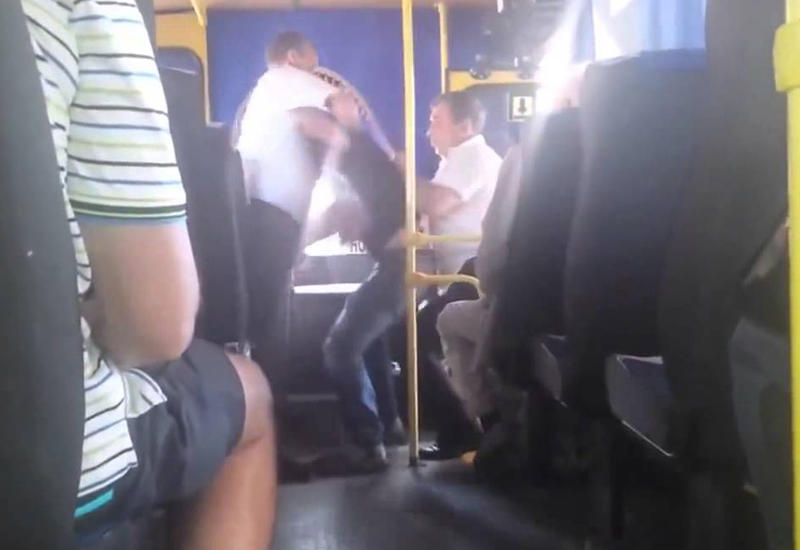 Водитель автобуса во Владивостоке напал на пассажира