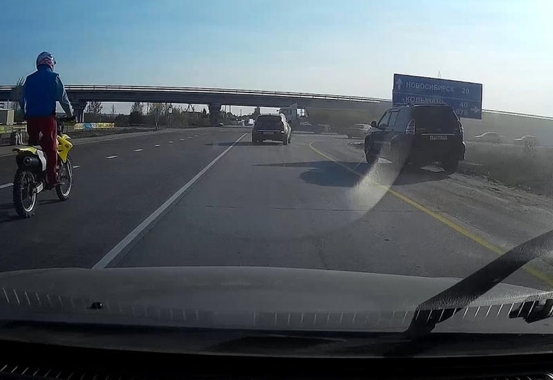 Мотоциклист попал в страшную аварию