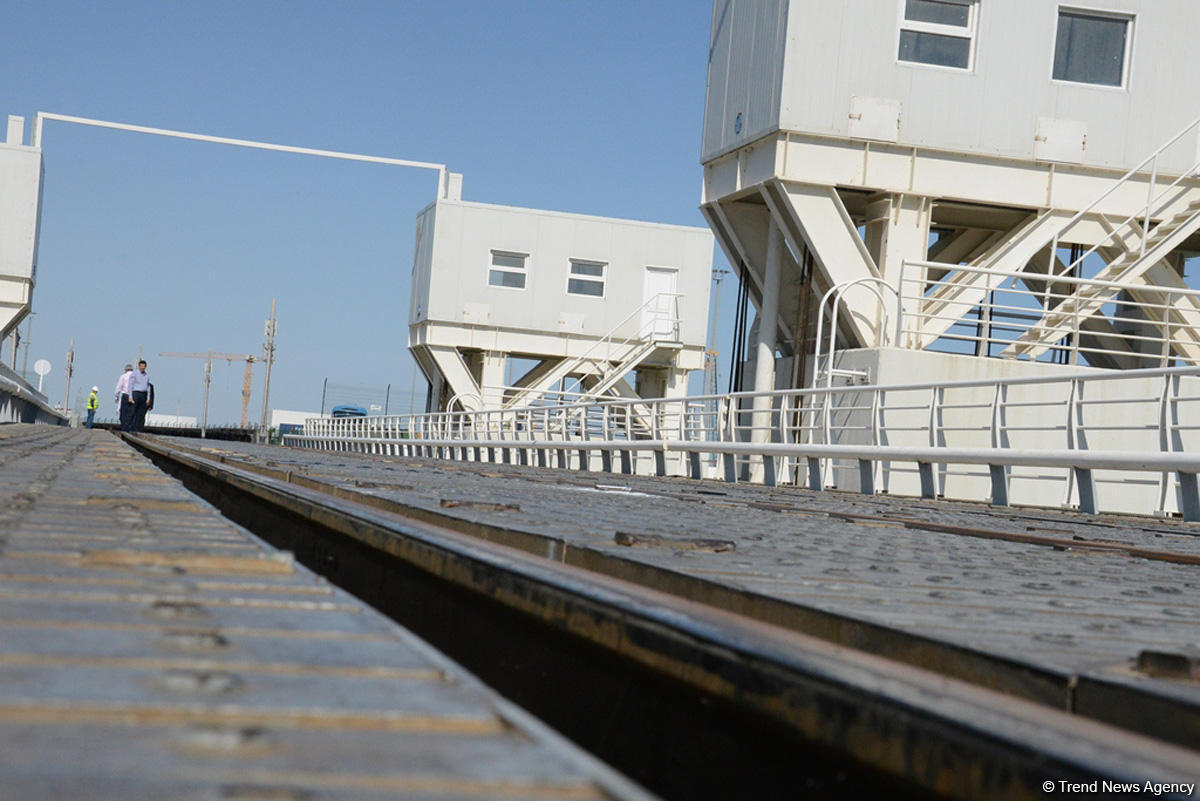 Бакинский морской торговый порт принесет Азербайджану миллиарды