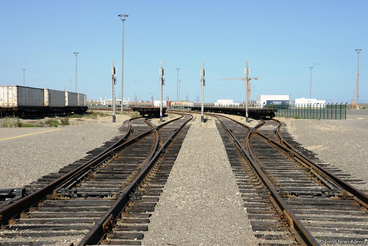 Бакинский морской торговый порт принесет Азербайджану миллиарды