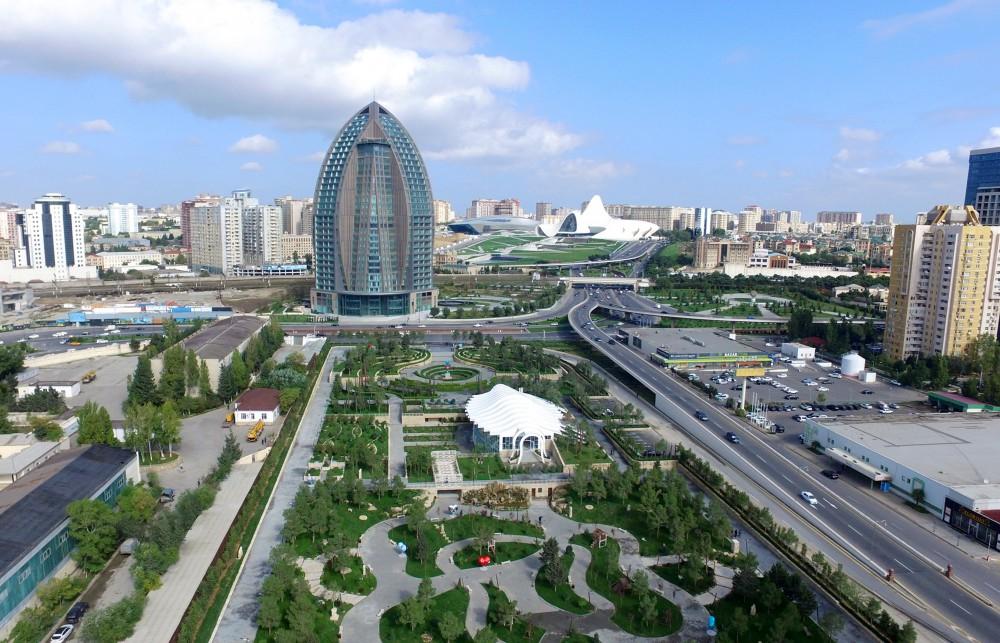 Новый парк "Sevirəm" в Баку