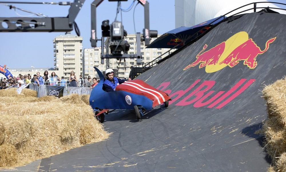 Определены победители прошедших в Баку соревнований Red Bull Soapbox