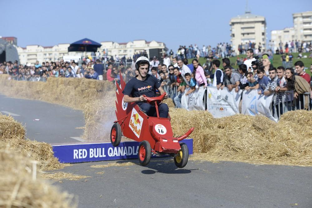 Определены победители прошедших в Баку соревнований Red Bull Soapbox