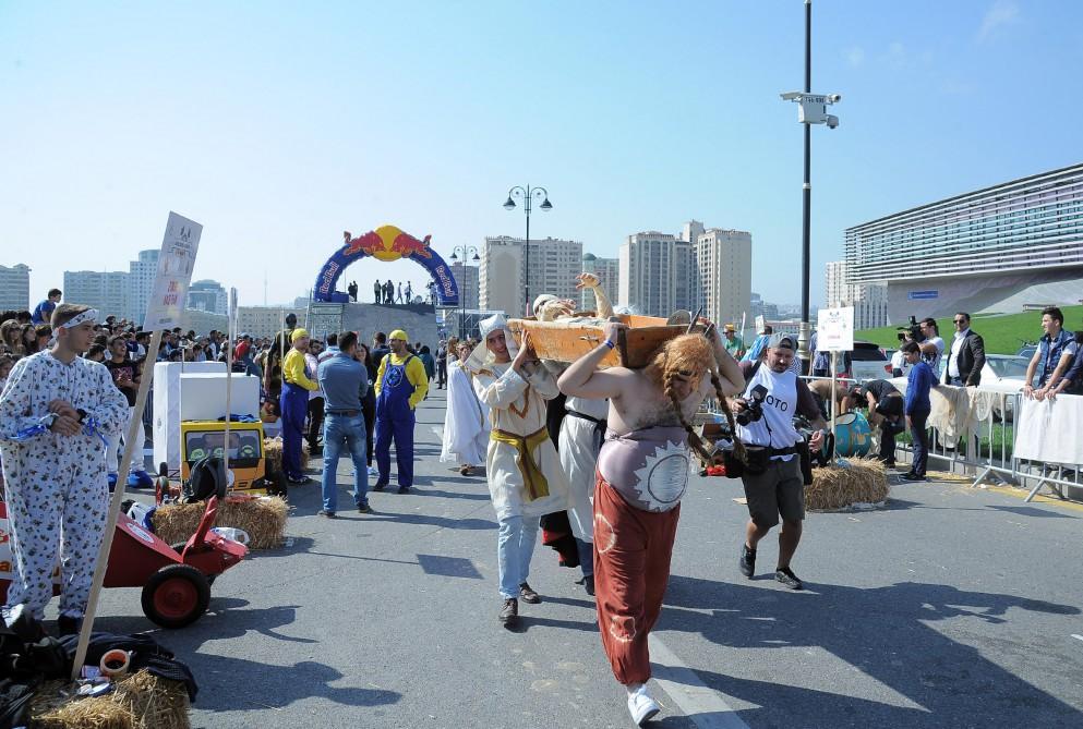 Определены победители прошедших в Баку соревнований Red Bull Soapbox