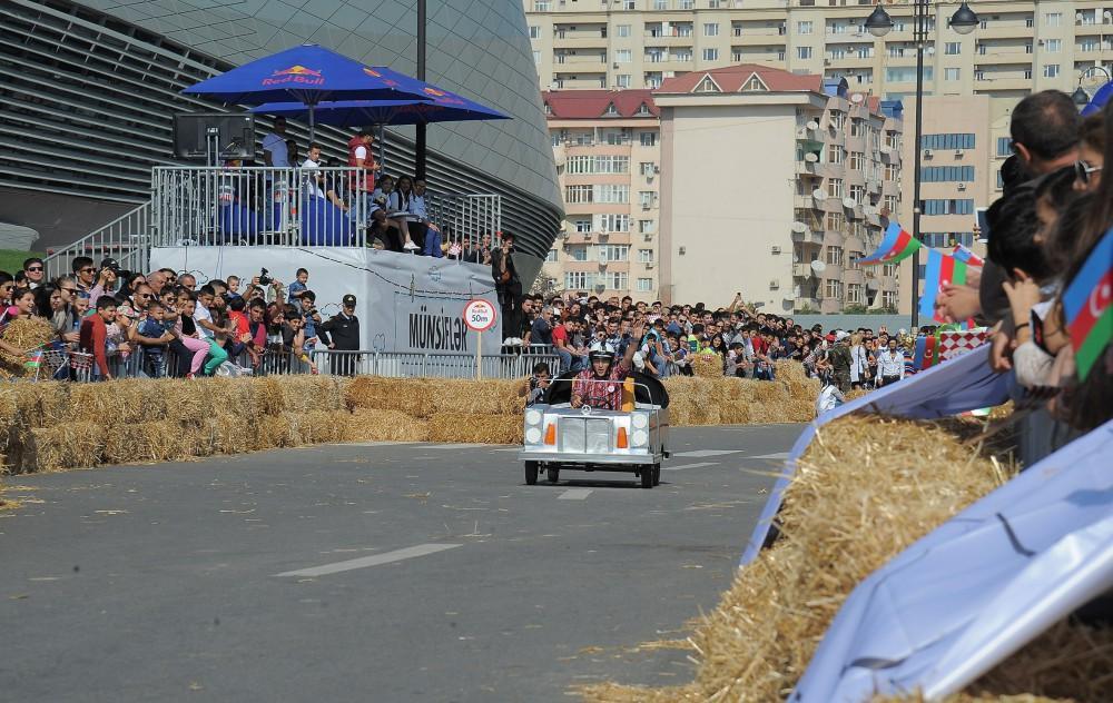 Определены победители прошедших в Баку соревнований Red Bull Soapbox