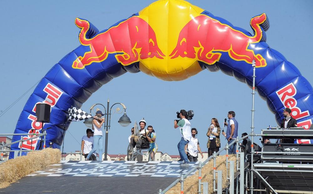 Определены победители прошедших в Баку соревнований Red Bull Soapbox