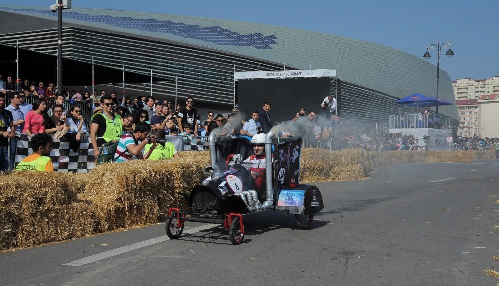 Определены победители прошедших в Баку соревнований Red Bull Soapbox