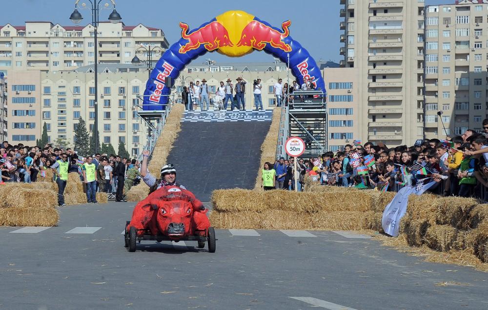 Определены победители прошедших в Баку соревнований Red Bull Soapbox