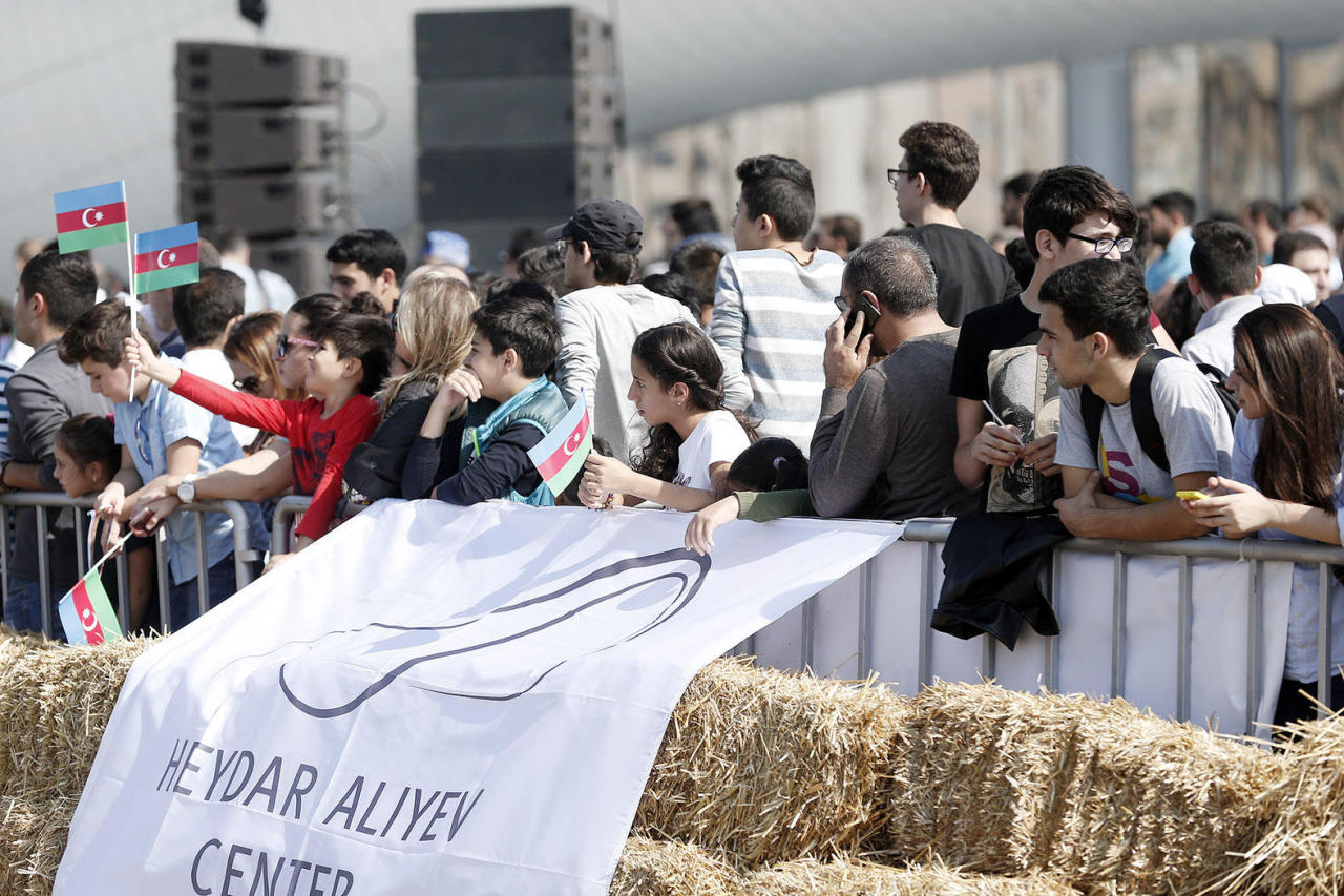 Определены победители прошедших в Баку соревнований Red Bull Soapbox