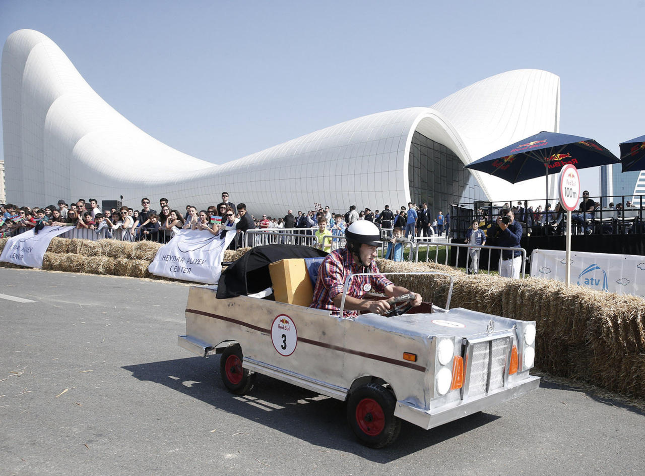 Определены победители прошедших в Баку соревнований Red Bull Soapbox