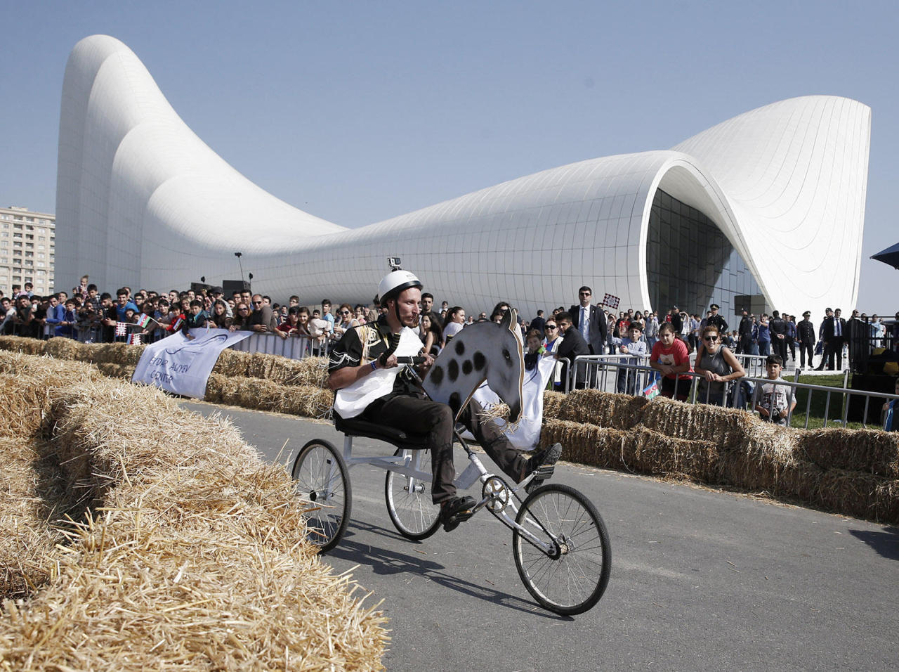 Определены победители прошедших в Баку соревнований Red Bull Soapbox