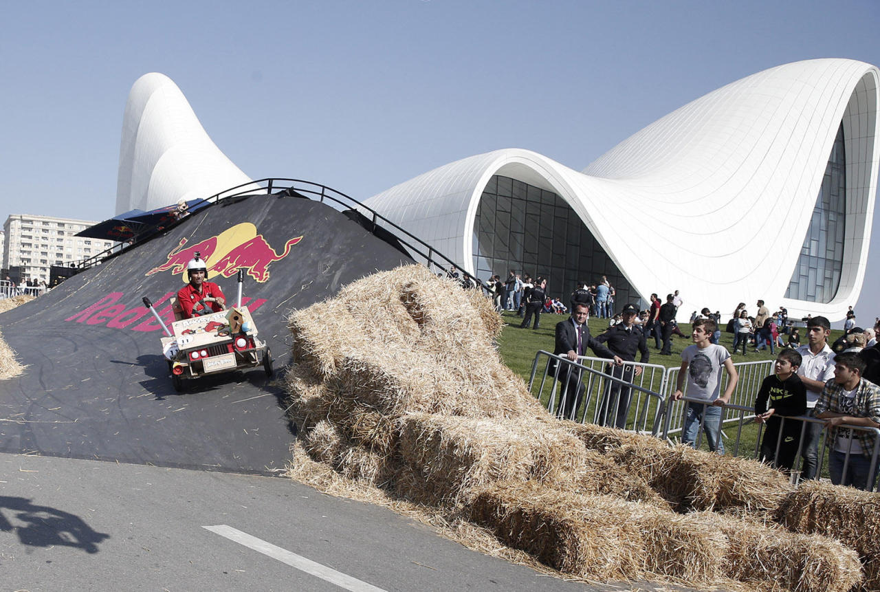 Определены победители прошедших в Баку соревнований Red Bull Soapbox