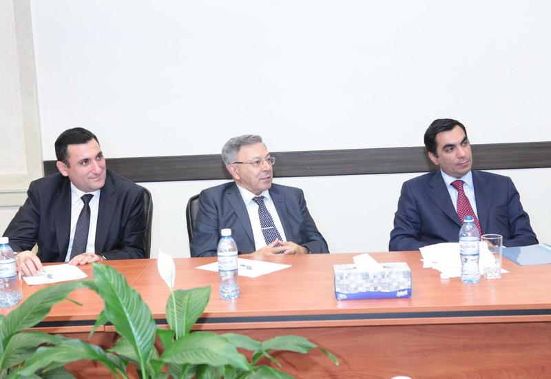 SOCAR-AQŞ вручила сертификаты студентам БВШН