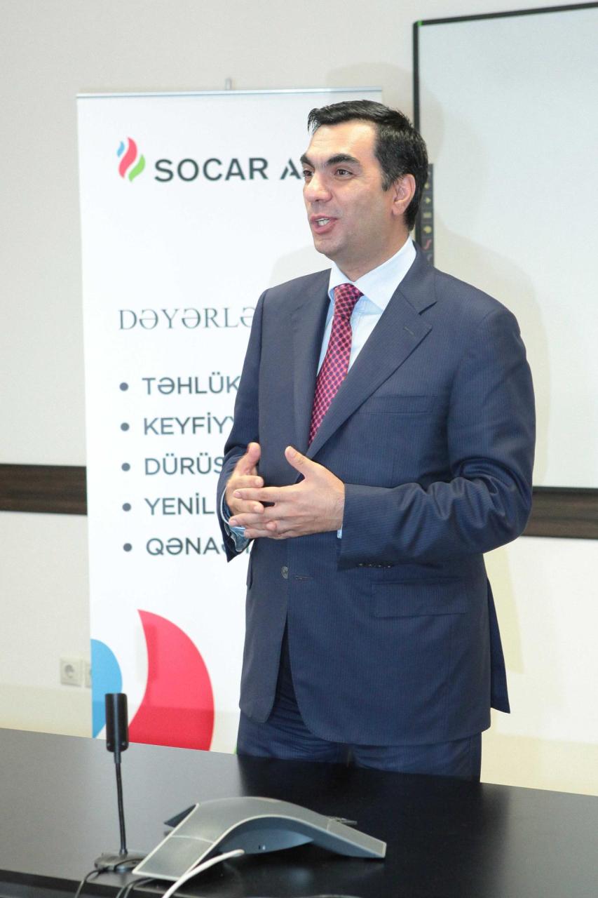 SOCAR-AQŞ вручила сертификаты студентам БВШН