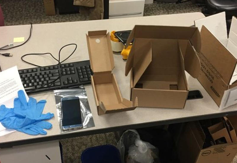 Samsung рассылает владельцам Galaxy Note 7 огнеупорные коробки и перчатки