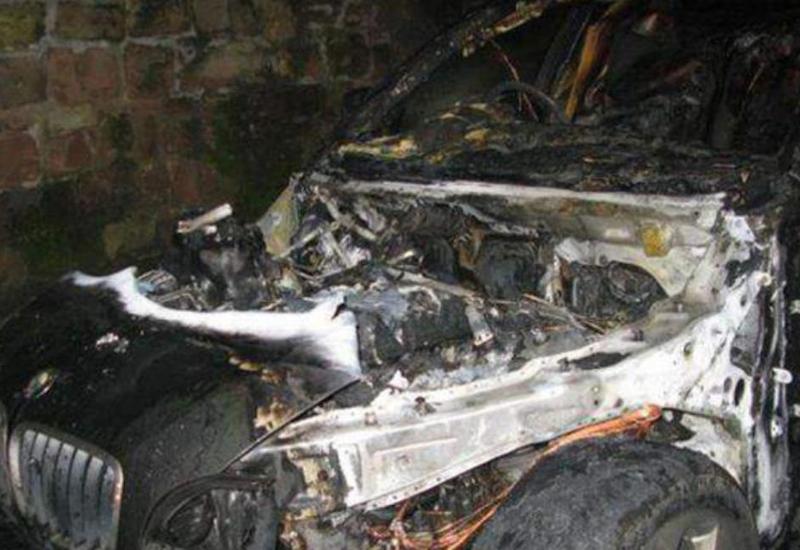 Bakıda “BMW” yandı