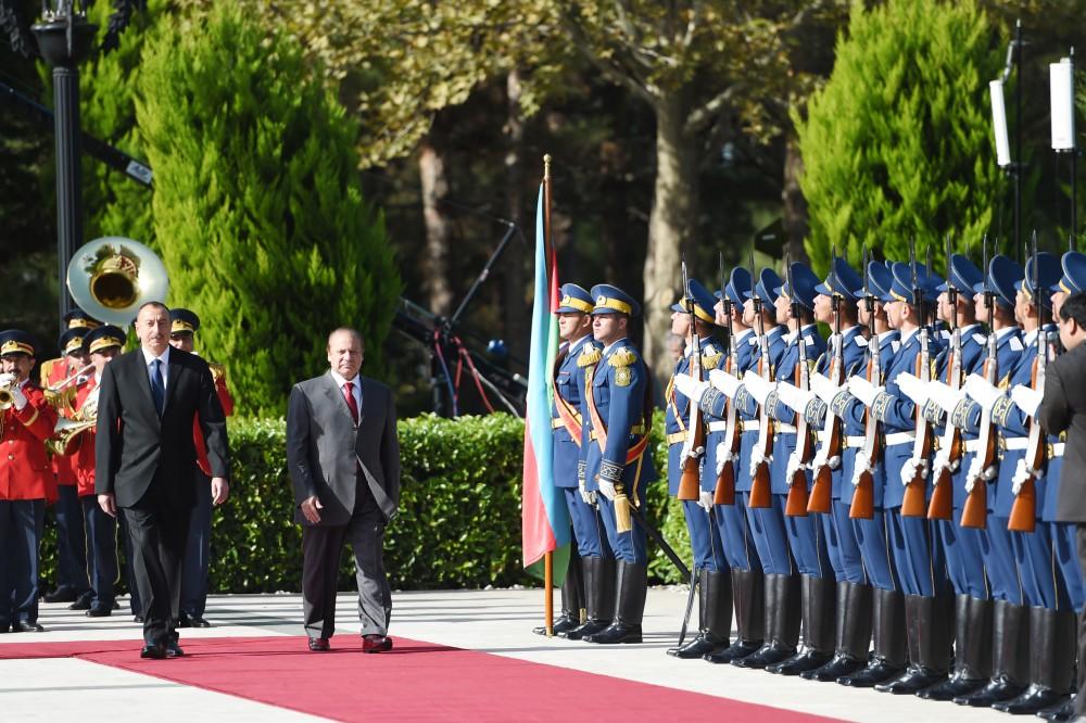 Президент Ильхам Алиев и премьер-министр Пакистана Наваз Шариф выступили с заявлениями для печати