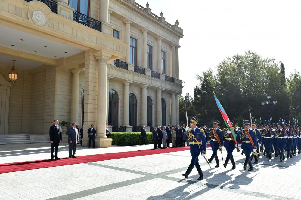 Президент Ильхам Алиев и премьер-министр Пакистана Наваз Шариф выступили с заявлениями для печати