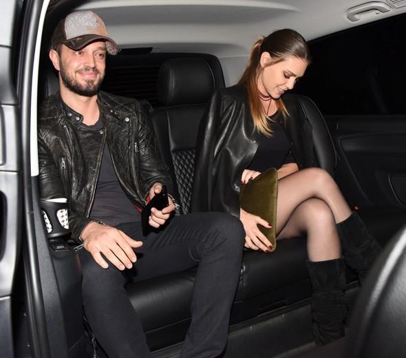 Murad Boz, sevgilisi və Hadisə Ebru Gündeşin konsertində