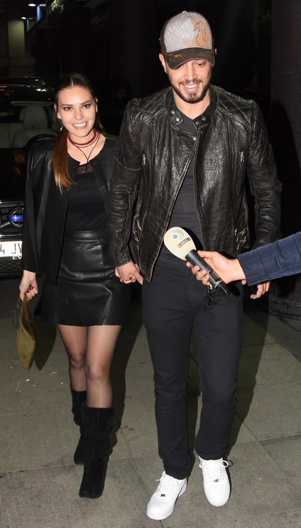 Murad Boz, sevgilisi və Hadisə Ebru Gündeşin konsertində