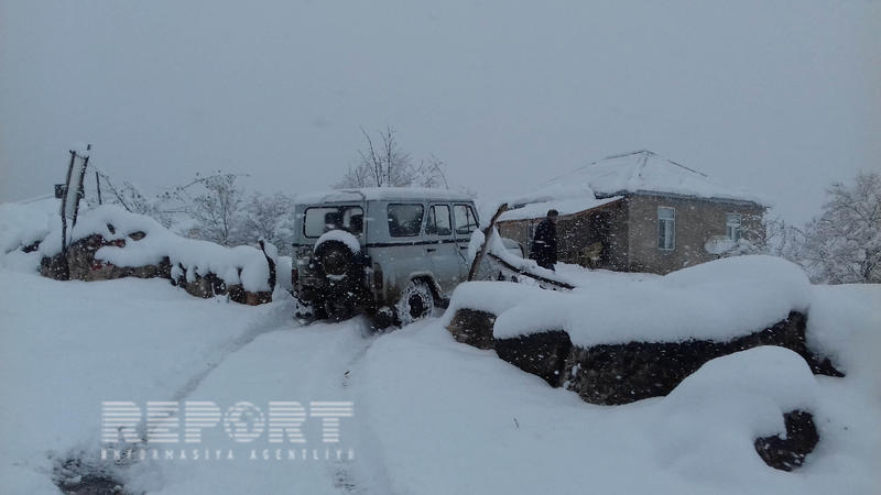 Qubada güclü qar rayonun 8 kəndi ilə əlaqəsini kəsdi