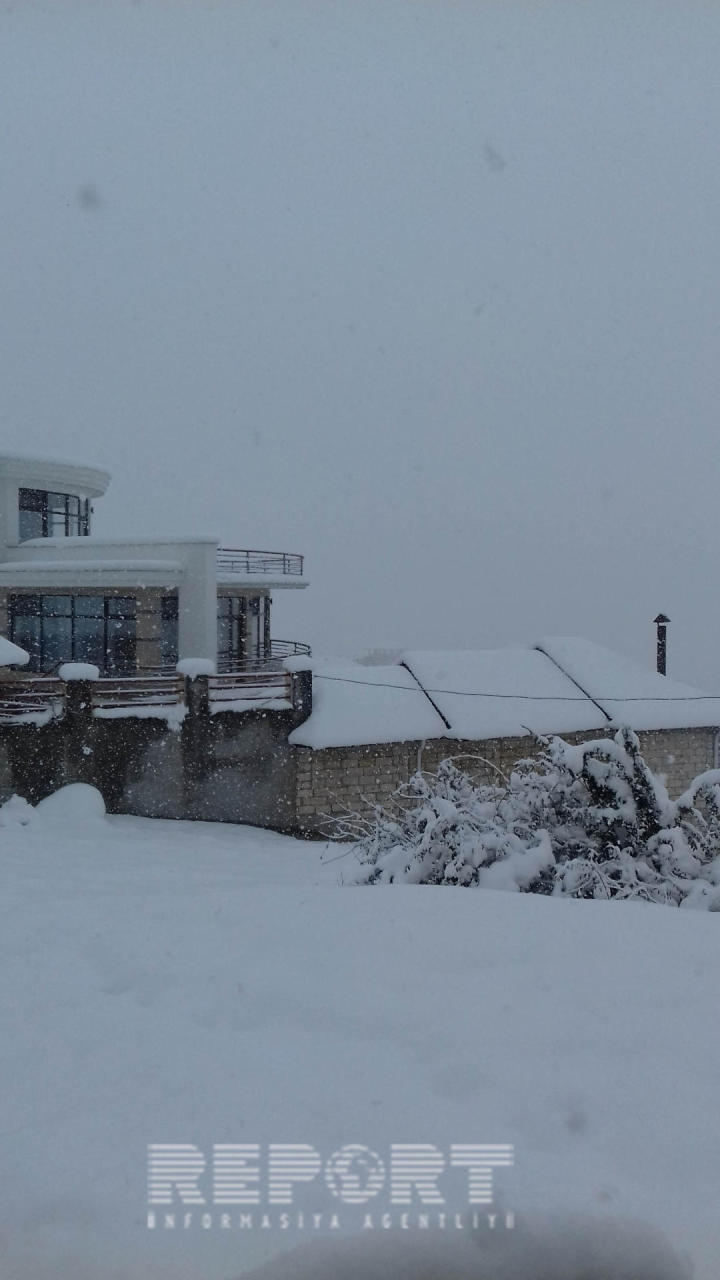 Qubada güclü qar rayonun 8 kəndi ilə əlaqəsini kəsdi