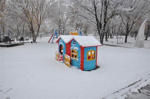 Türkiyəyə mövsümün ilk qarı yağdı