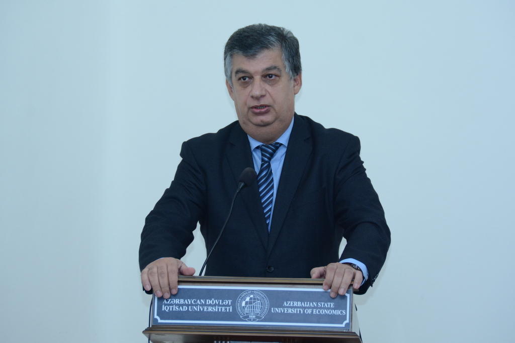Конференция в UNEC: “25-летие независимости Азербайджана – экономический взгляд"