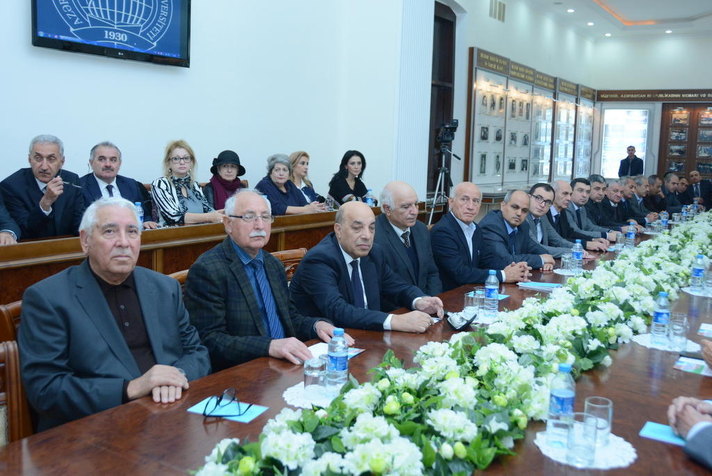 Конференция в UNEC: “25-летие независимости Азербайджана – экономический взгляд"