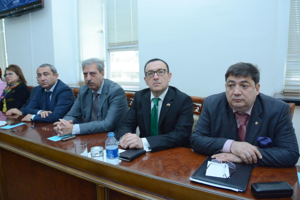 Конференция в UNEC: “25-летие независимости Азербайджана – экономический взгляд"