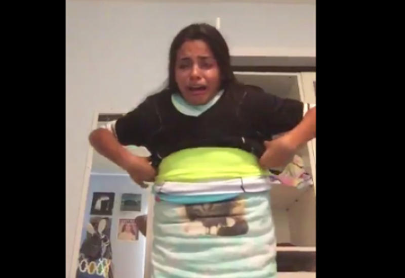 Девушка едва не задохнулась, надев на себя 100 слоев одежды