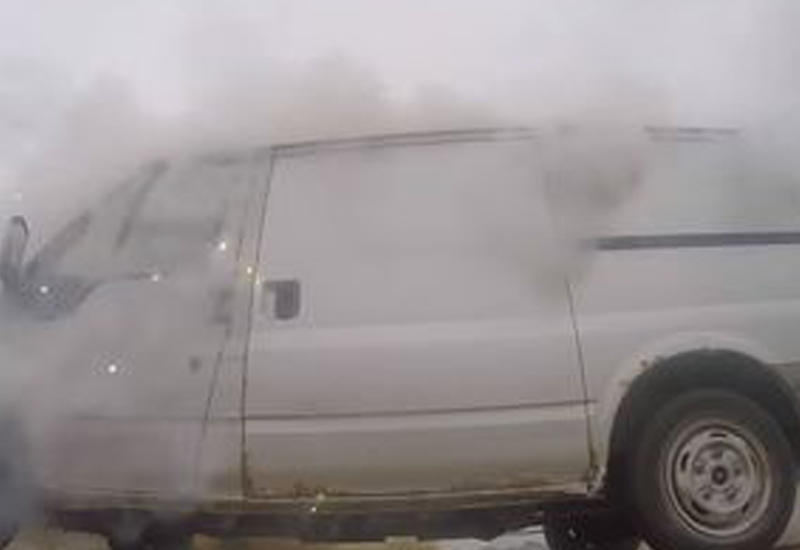 Британец взорвал автомобиль фейерверками